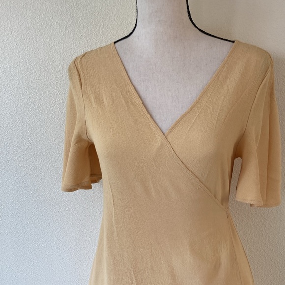 CHRISTY DAWN š§ butter yellow rayon crepe wrap dress size medium - Picture 2 of 10
